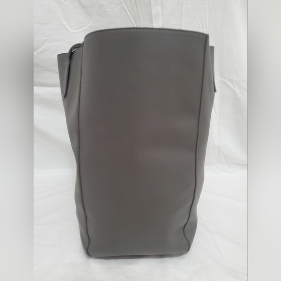 Vegan Leather & Faux Snake Skin Reversible Tote and Wristlet/Wallet - Picture 4 of 12